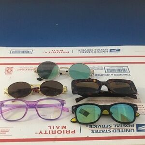 Lot Of 5 Unbranded Womens Fashion Sunglasses Assorted Styles & Colors